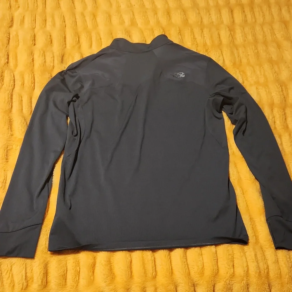 The North Face Flash Dry XD Long Sleeve Quarter Zip - Mens Medium